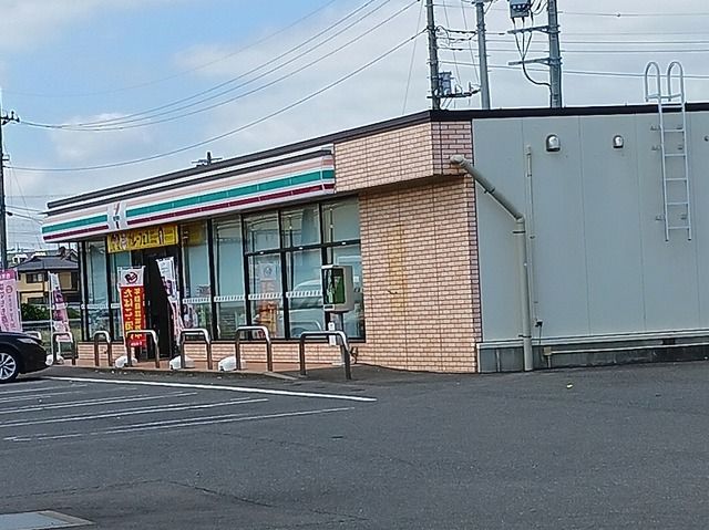 近くのセブンイレブン古河上辺見鹿養台まで350m(徒歩5分)