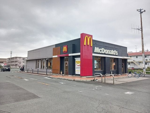 近くのマクドナルド磐田バロー店まで450m（徒歩6分）