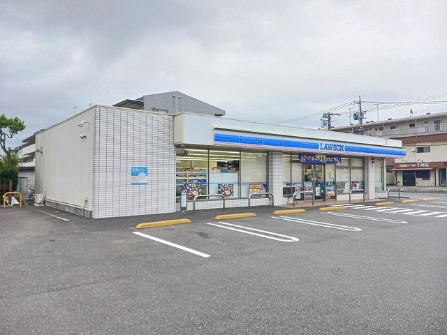 近くのローソン磐田上岡田店まで600m（徒歩8分）
