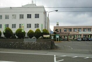 近くの富士吉田警察署まで2,300m（徒歩29分）