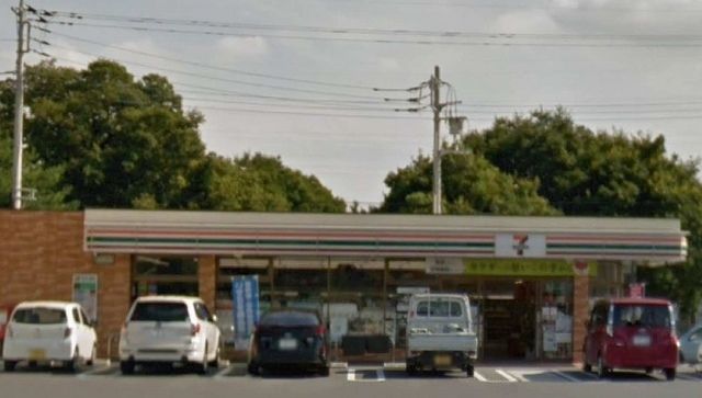近くのセブンイレブン伊勢崎田中島店まで400m(徒歩5分)