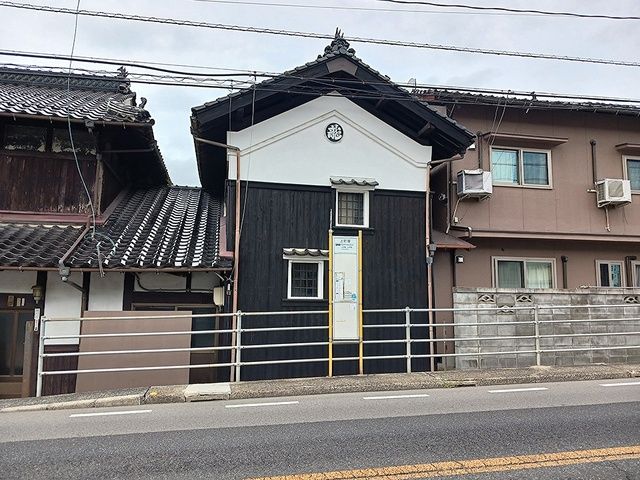 近くの上町屋バス停まで260m(徒歩4分)