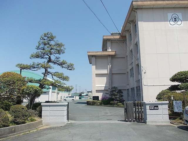 近くの磐田市立東部小学校まで349m(徒歩5分)