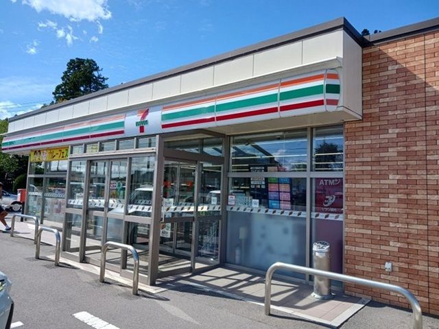 近くのセブンイレブン八戸小田店まで1,000m(徒歩13分)