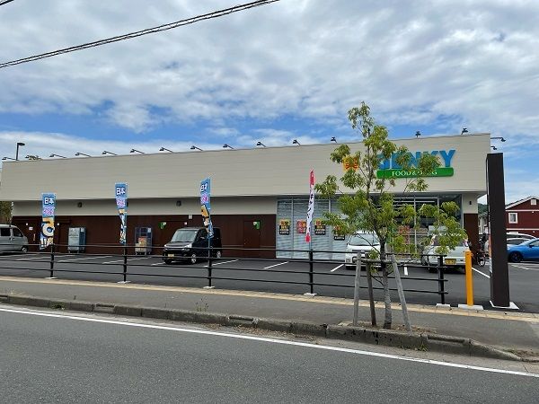 近くのゲンキー運動公園前店まで700m（徒歩9分）