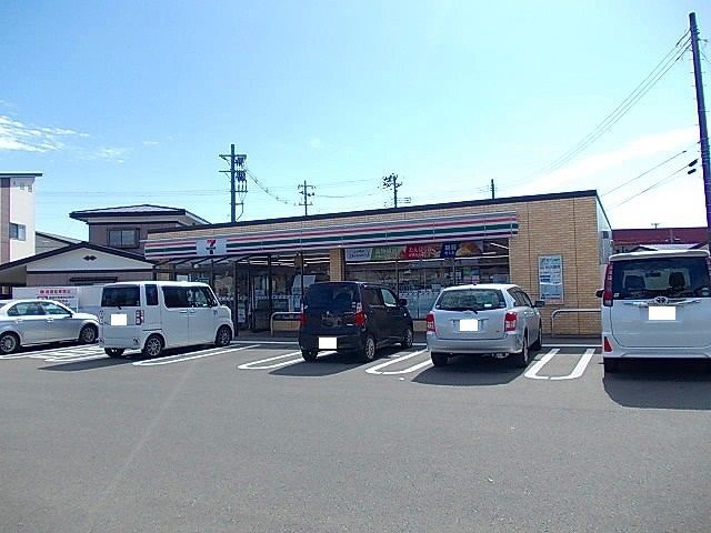 近くの秋田外旭川八柳2丁目店まで550m(徒歩7分)