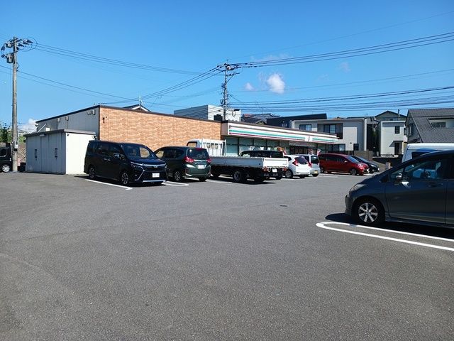 近くのセブンイレブン諫早平山町店まで287m(徒歩4分)