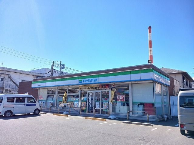 近くのファミリーマート下松東豊井店まで400m（徒歩5分）