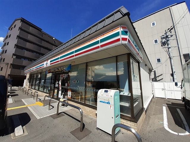 近くのセブン-イレブン 高辻葛野西通まで200m（徒歩3分）