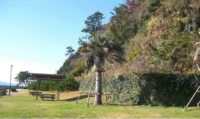 近くの牛臥山公園まで700m（徒歩9分）