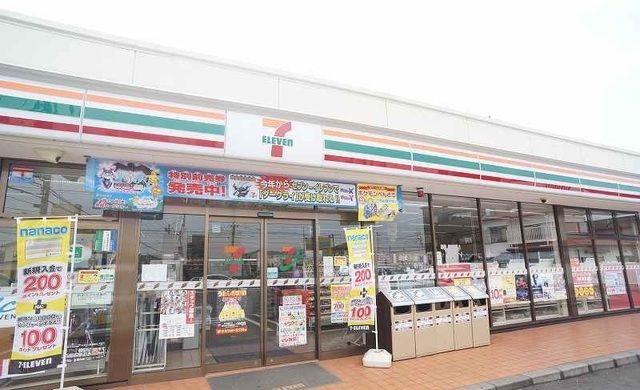 近くのセブンイレブンまで60m（徒歩1分）
