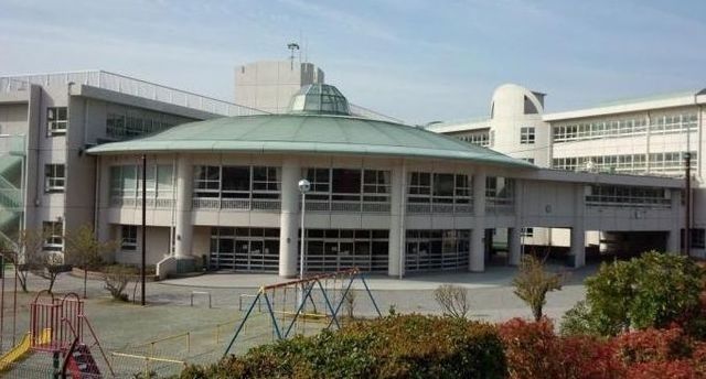 近くの野比東小学校まで286m(徒歩4分)
