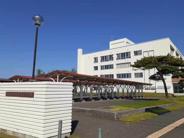 近くの北海道札幌東豊高等学校まで660m（徒歩9分）