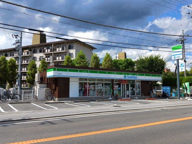 近くのコンビニまで500m（徒歩7分）