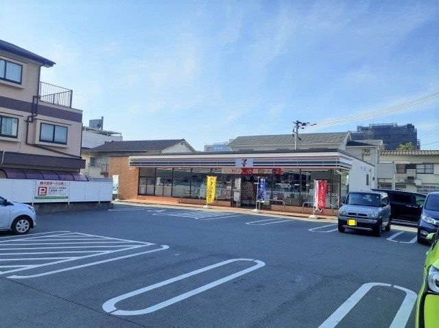 近くのセブンイレブン熊本南千反畑町店まで250m（徒歩4分）