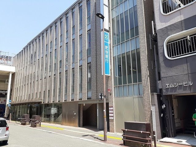 近くの肥後銀行上通支店まで950m（徒歩12分）