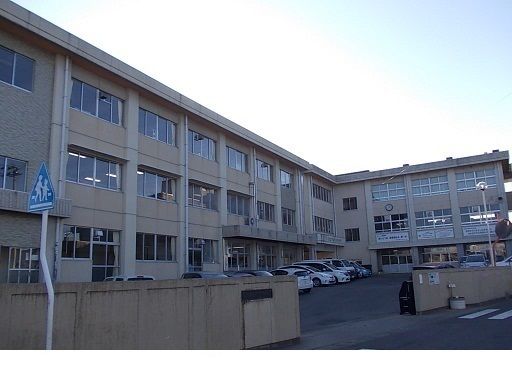近くの福島市立北信中学校まで2,000m(徒歩25分)
