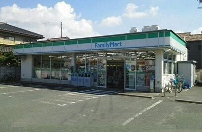 近くのコンビニまで300m（徒歩4分）