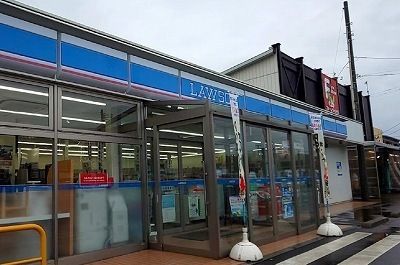 近くのローソン南部町沖田面店まで350m(徒歩5分)