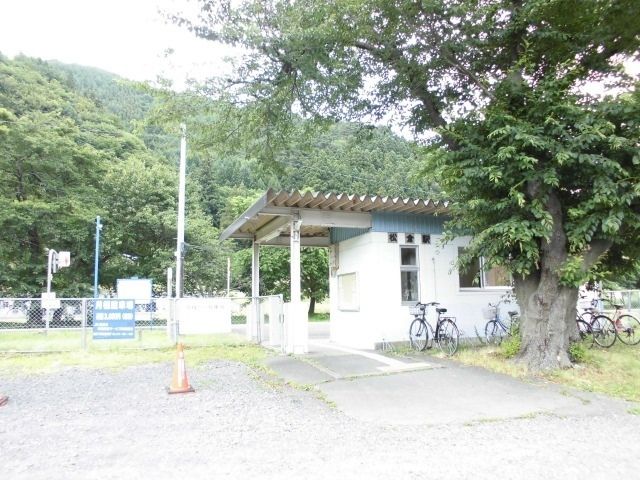 近くの松倉駅まで600m（徒歩8分）