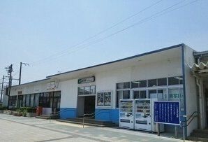 近くの駅まで2,000m（徒歩25分）