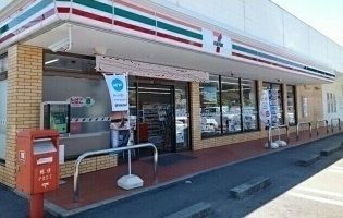 近くのセブンイレブンまで450m(徒歩6分)
