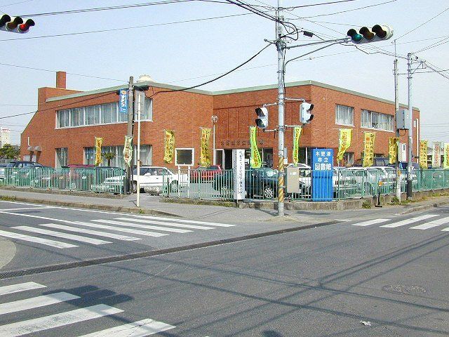 近くの木更津市立図書館まで550m（徒歩7分）