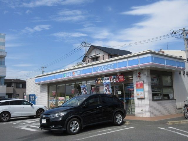 近くのコンビニまで140m（徒歩2分）