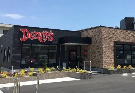 近くのデニーズまで650m（徒歩9分）