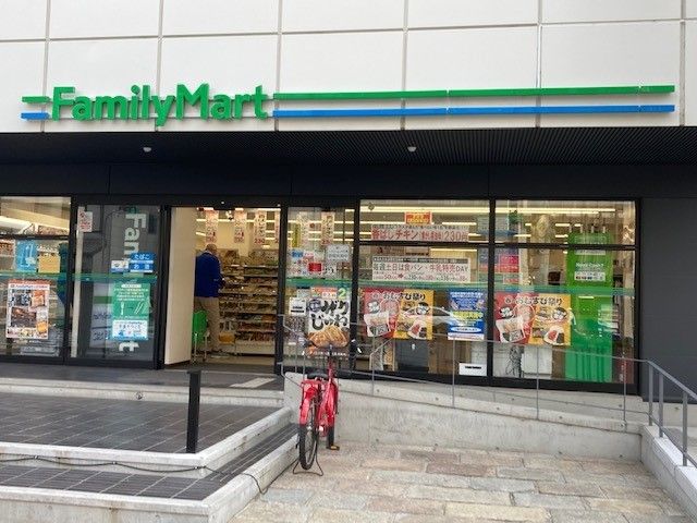 近くのコンビニまで120m（徒歩2分）