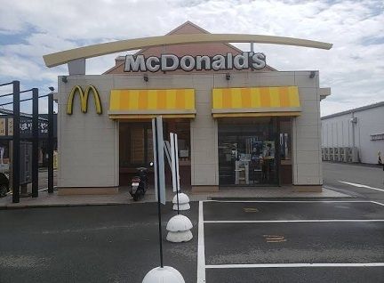 近くのマクドナルド明石西インター店まで1,400m（徒歩18分）
