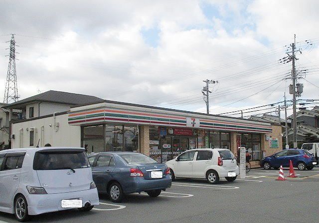 近くのセブン-イレブン 橿原豊田町店まで450m(徒歩6分)