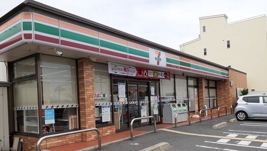 近くのセブンイレブン様まで350m（徒歩5分）