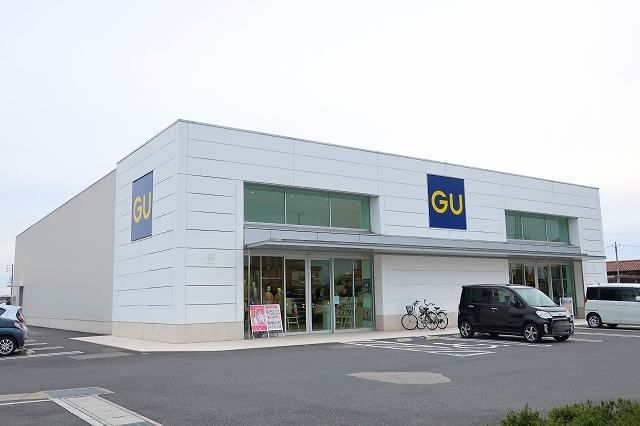 近くのＧＵまで1,300m（徒歩17分）