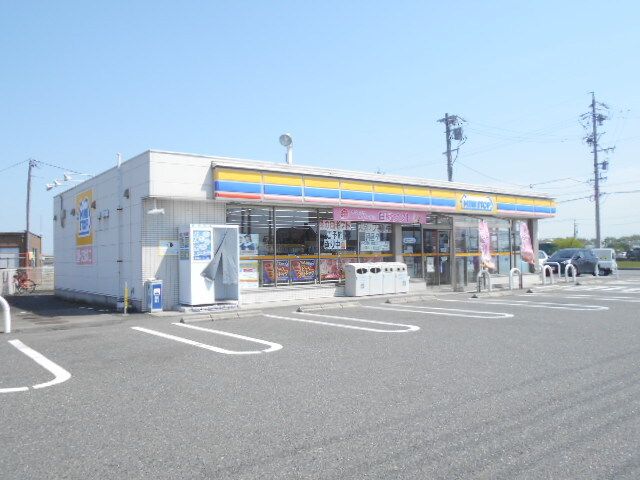 近くのコンビニまで850m（徒歩11分）