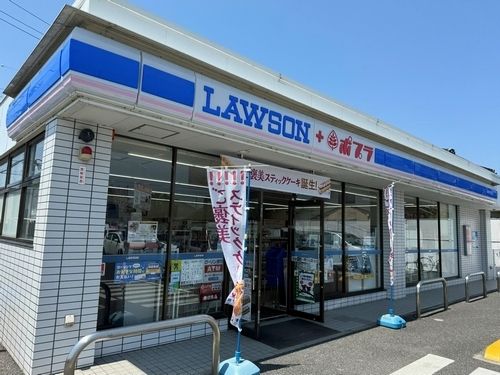 近くのローソン・ポプラ 米子安倍店まで550m（徒歩7分）