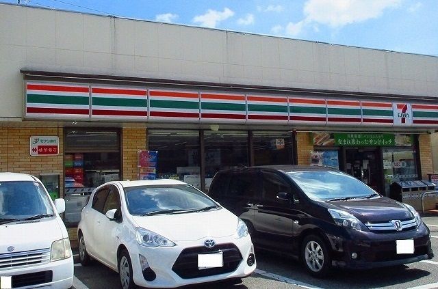 近くのセブンイレブン諸富店まで230m（徒歩3分）