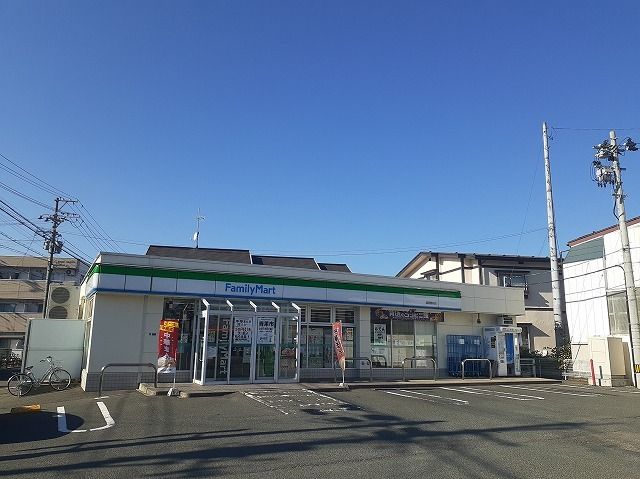 近くのファミリーマート盛岡館向店まで550m（徒歩7分）