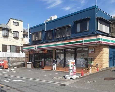 近くのセブンイレブン　西戸塚店まで600m（徒歩8分）