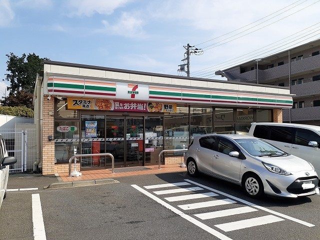 近くのセブンイレブン原宿2丁目店まで800m（徒歩10分）
