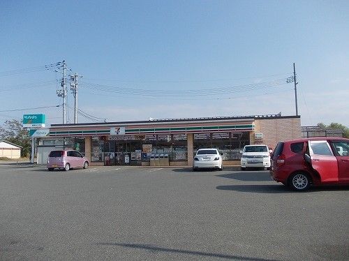 近くのセブンイレブン会津高田店まで550m(徒歩7分)