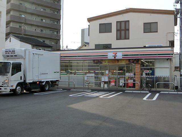 近くのコンビニまで150m（徒歩2分）