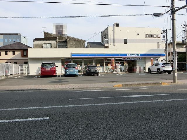 近くのコンビニまで350m（徒歩5分）