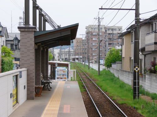 近くの駅まで1,400m（徒歩18分）