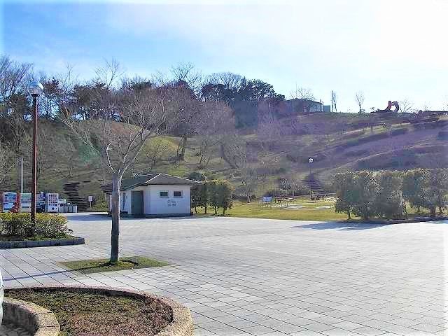 近くの愛野公園まで600m(徒歩8分)