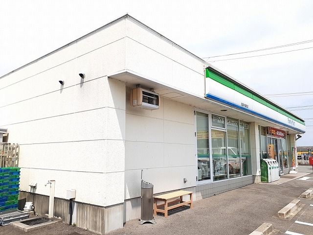 近くのコンビニまで2,000m（徒歩25分）