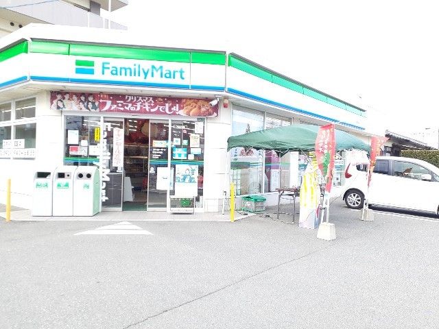 近くのファミリーマート新宮深町店まで350m（徒歩5分）