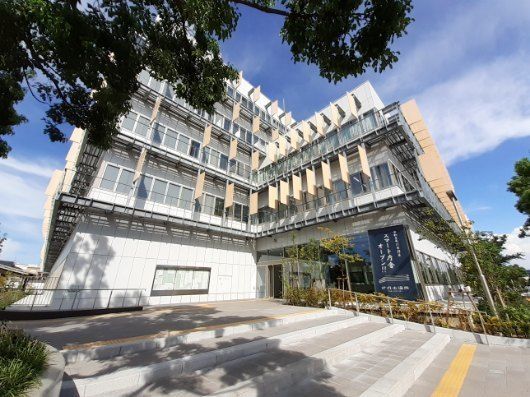 近くの伊丹市役所まで290m（徒歩4分）