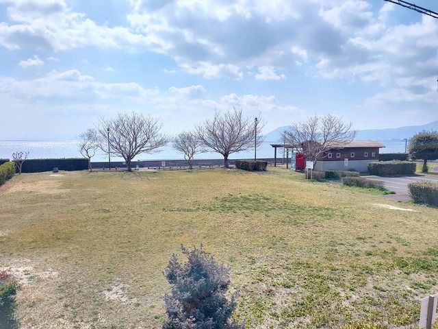近くのふれあい広場まで100m（徒歩2分）