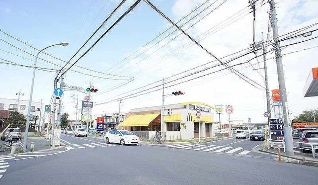 近くのマクドナルド東深井店まで290m（徒歩4分）